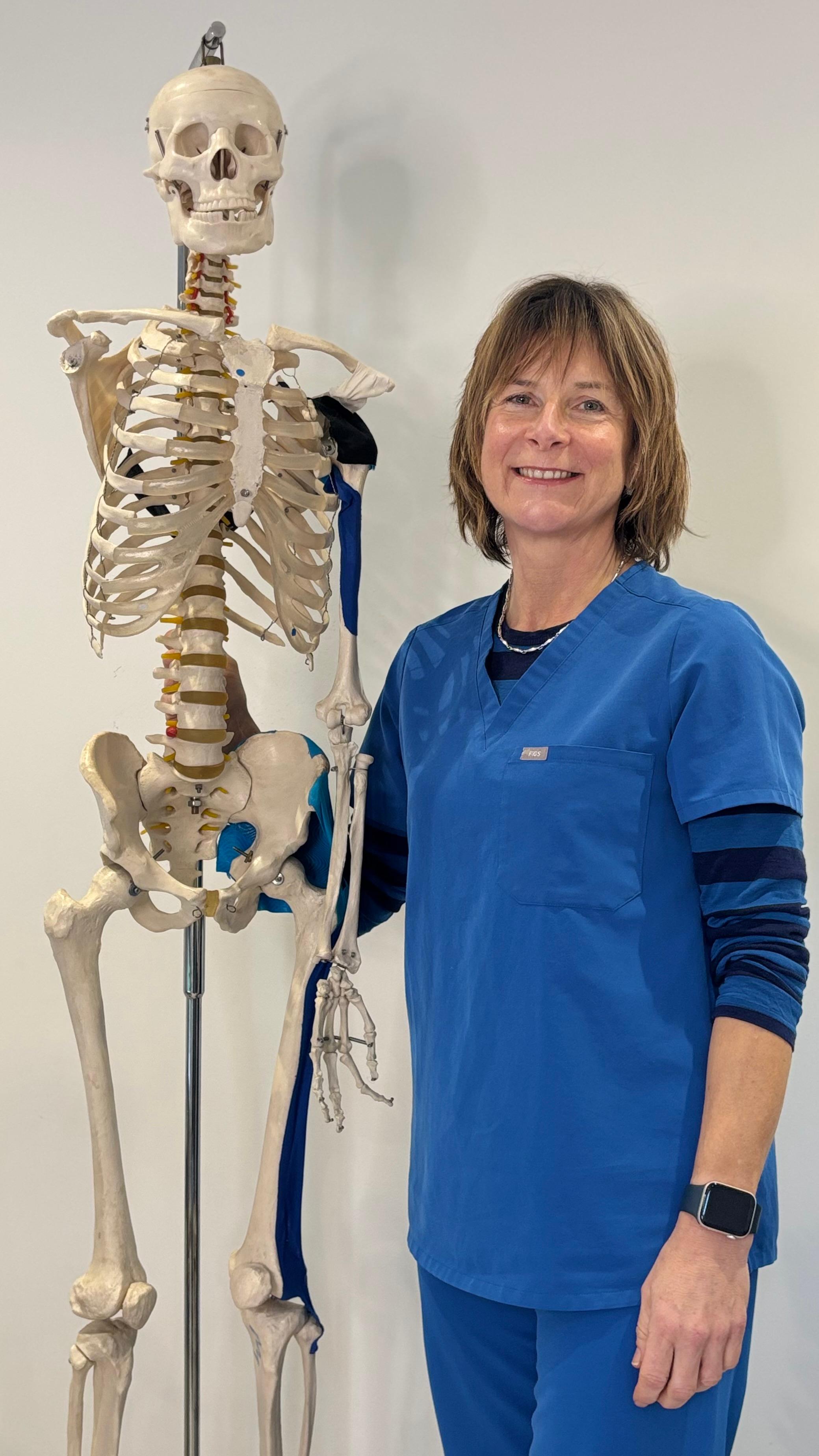 Lindsey Anderson Physiotherapist and Skelly Skeleton